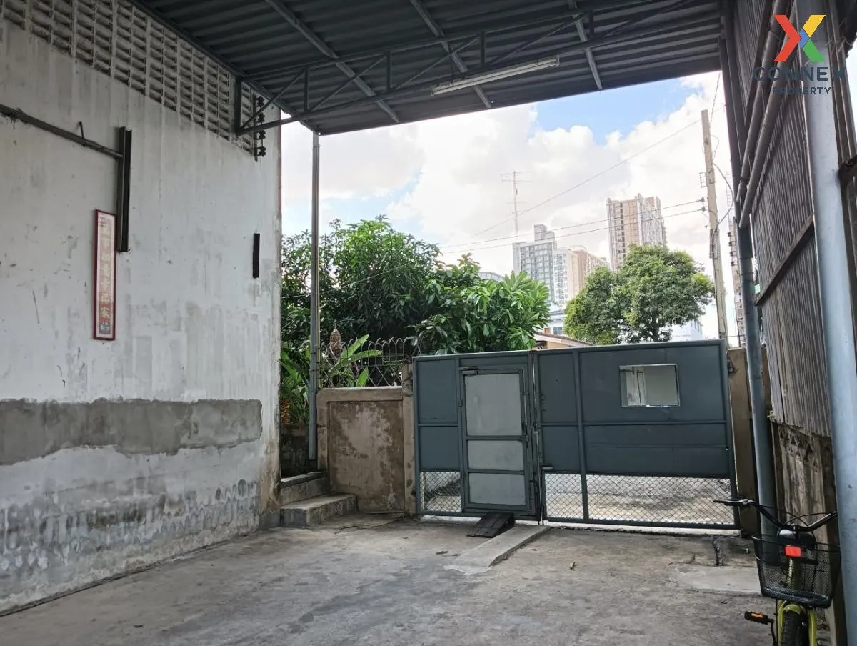 For Sale Aluminum factory Petchakasem soi 35-35/1 , wide frontage