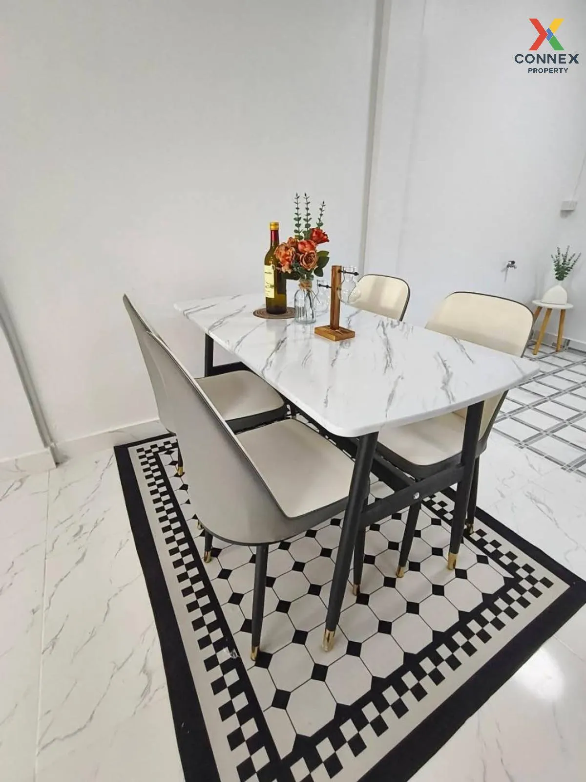 ขายทาวน์เฮ้าส์/ทาวน์โฮม  แดนทองวิลเลจ วัชรพล รีโนเวทใหม่ ท่าแร้ง 