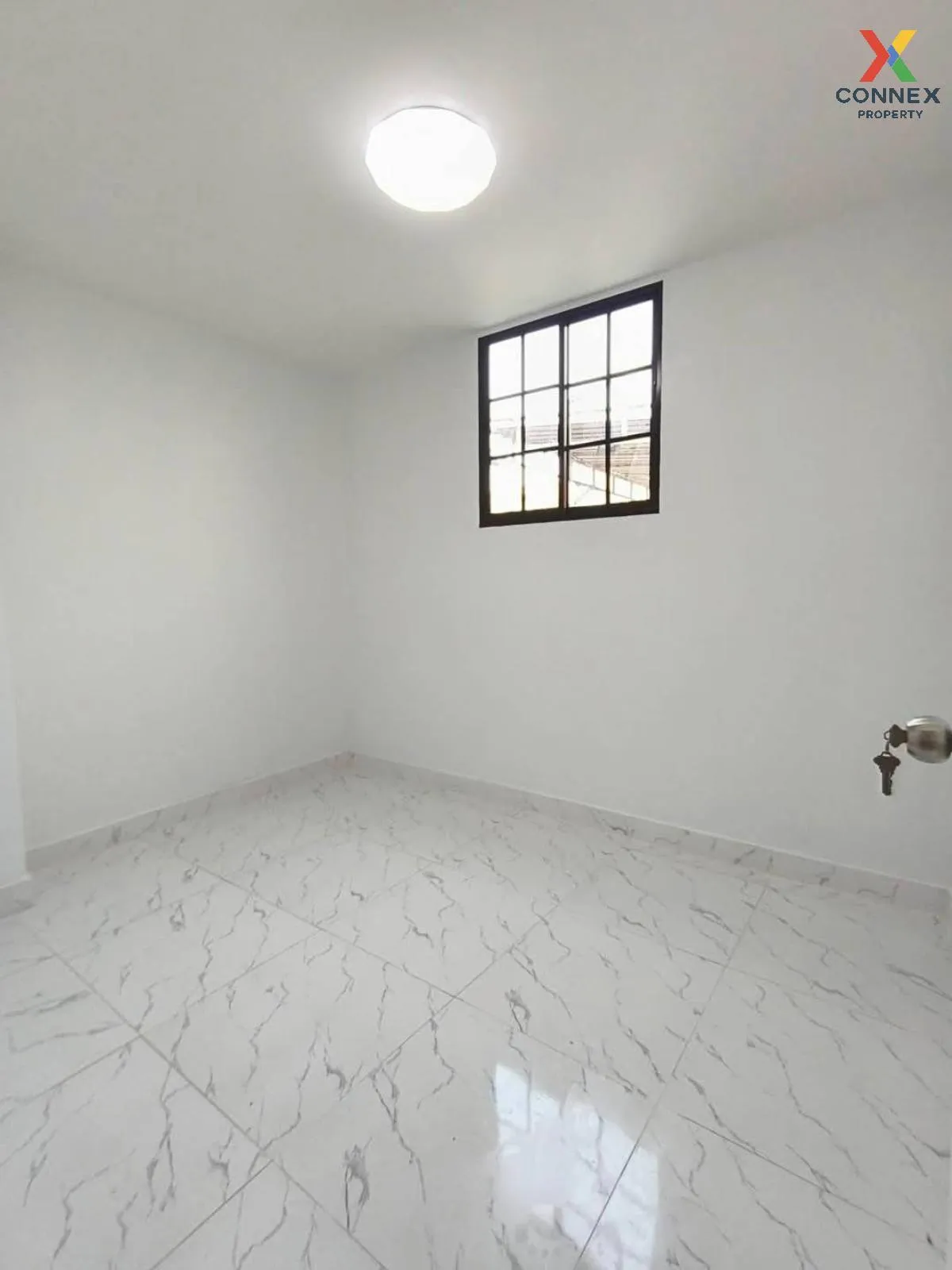 ขายทาวน์เฮ้าส์/ทาวน์โฮม  แดนทองวิลเลจ วัชรพล รีโนเวทใหม่ ท่าแร้ง 