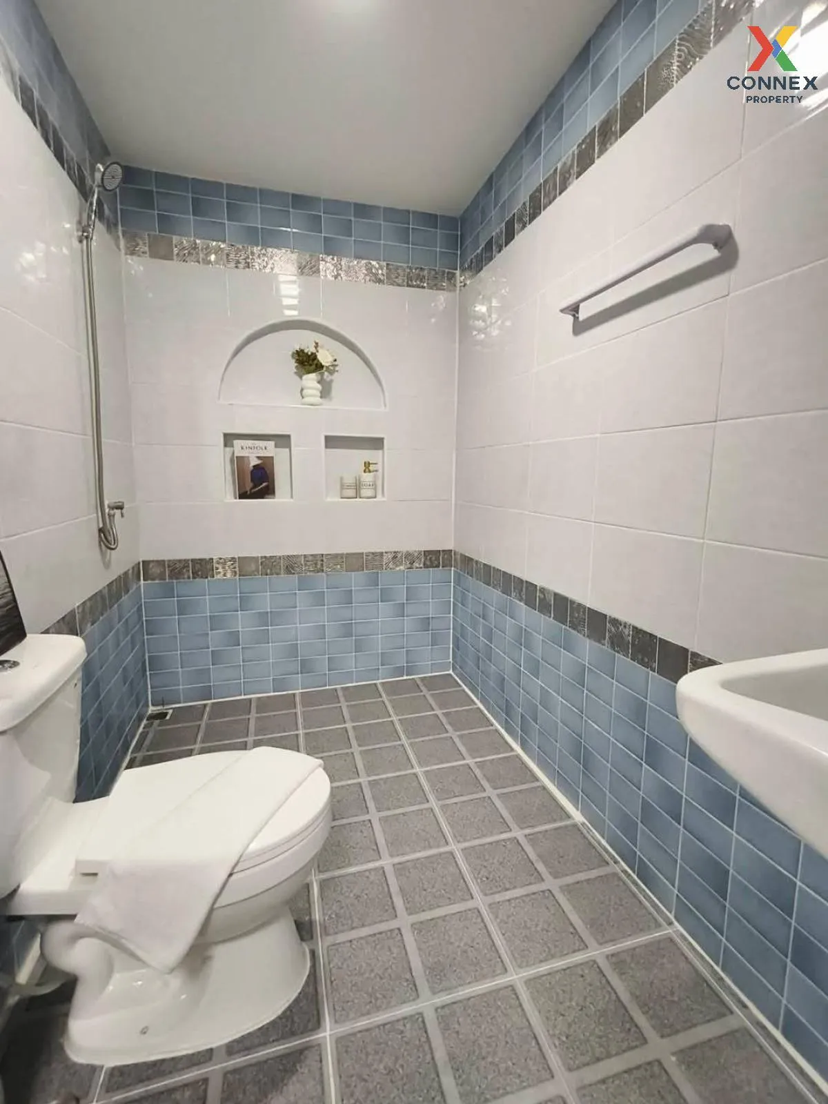 ขายทาวน์เฮ้าส์/ทาวน์โฮม  แดนทองวิลเลจ วัชรพล รีโนเวทใหม่ ท่าแร้ง 