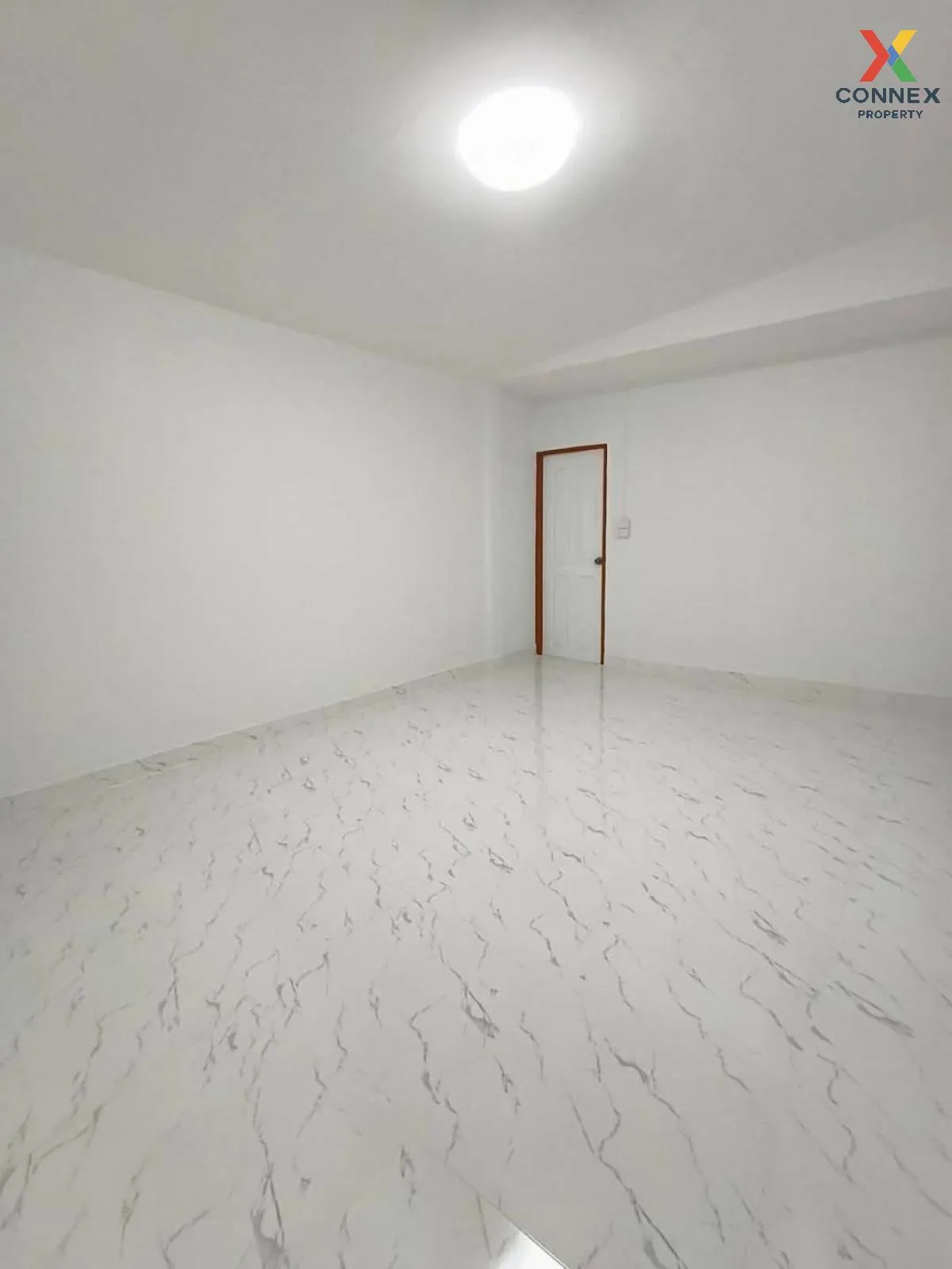 ขายทาวน์เฮ้าส์/ทาวน์โฮม  แดนทองวิลเลจ วัชรพล รีโนเวทใหม่ ท่าแร้ง 