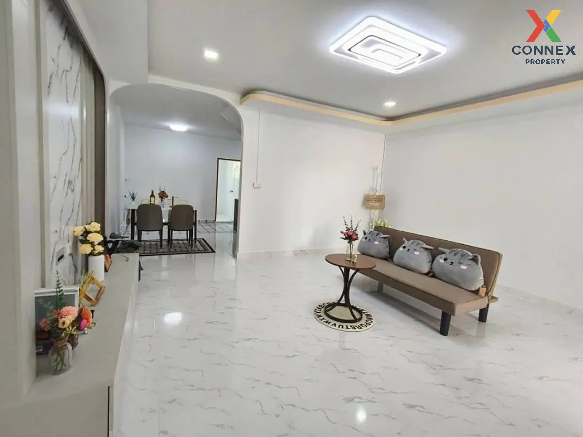 ขายทาวน์เฮ้าส์/ทาวน์โฮม  แดนทองวิลเลจ วัชรพล รีโนเวทใหม่ ท่าแร้ง  3