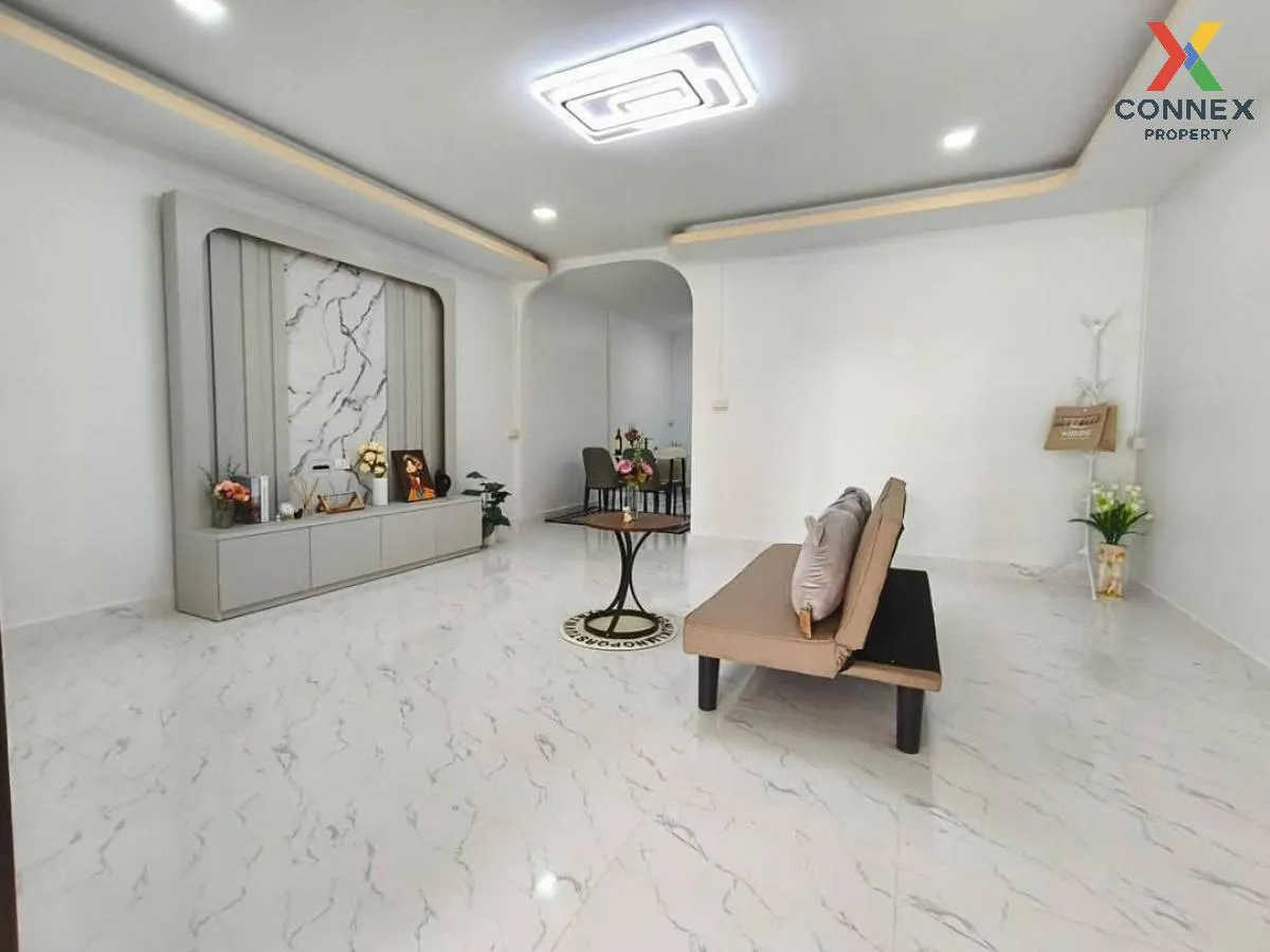 ขายทาวน์เฮ้าส์/ทาวน์โฮม  แดนทองวิลเลจ วัชรพล รีโนเวทใหม่ ท่าแร้ง  4