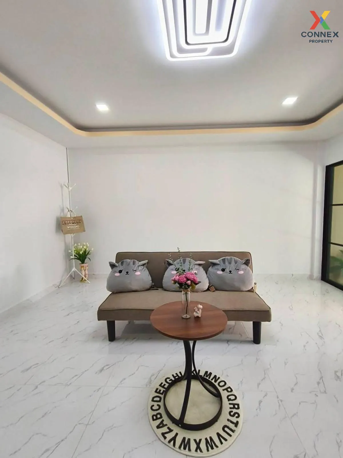 ขายทาวน์เฮ้าส์/ทาวน์โฮม  แดนทองวิลเลจ วัชรพล รีโนเวทใหม่ ท่าแร้ง 