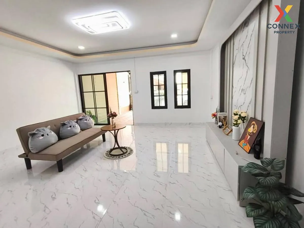 ขายทาวน์เฮ้าส์/ทาวน์โฮม  แดนทองวิลเลจ วัชรพล รีโนเวทใหม่ ท่าแร้ง 