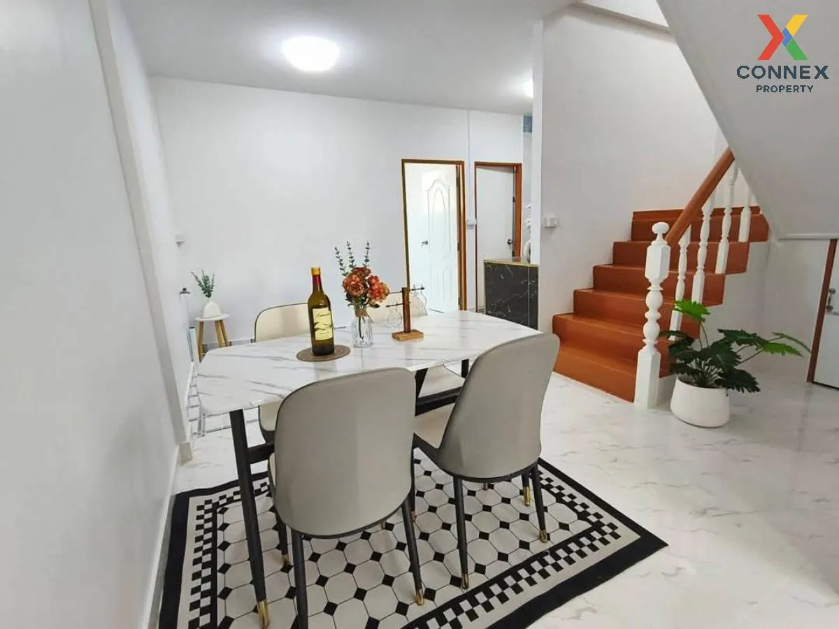 ขายทาวน์เฮ้าส์/ทาวน์โฮม  แดนทองวิลเลจ วัชรพล รีโนเวทใหม่ ท่าแร้ง 