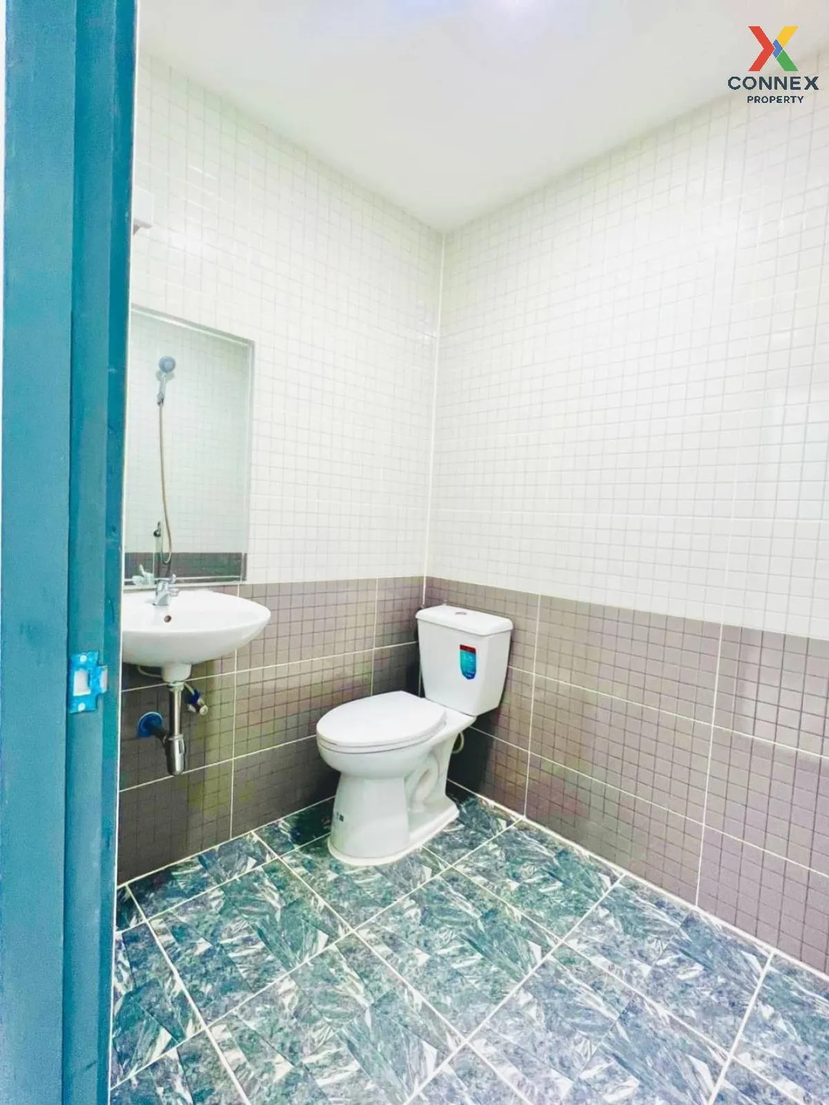 For Sale Townhouse/Townhome  , Rueang Nakhon Villa , newly renova