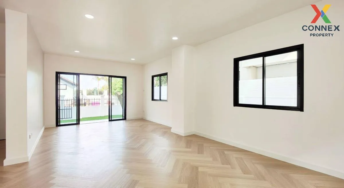 For Sale House , Baan Sap Muen Saen 2 , Ban Chang , Mueang Pathum