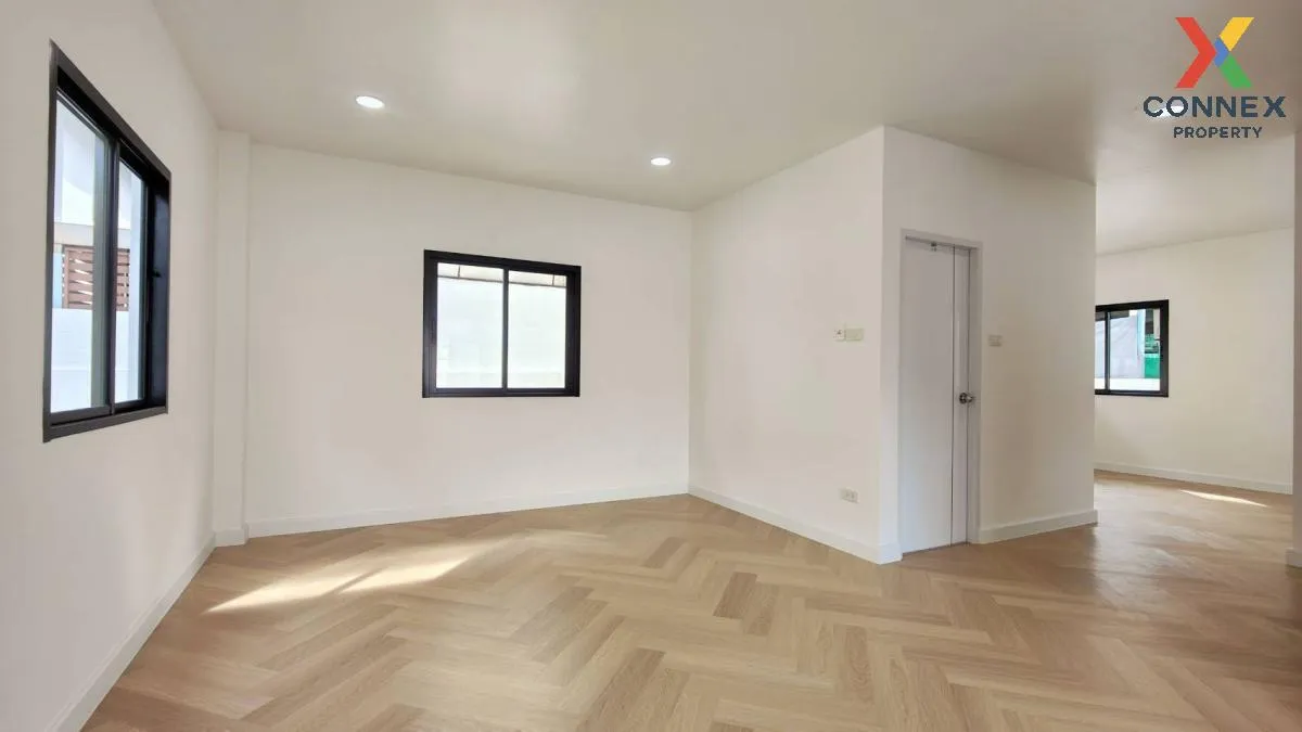 For Sale House , Baan Sap Muen Saen 2 , Ban Chang , Mueang Pathum