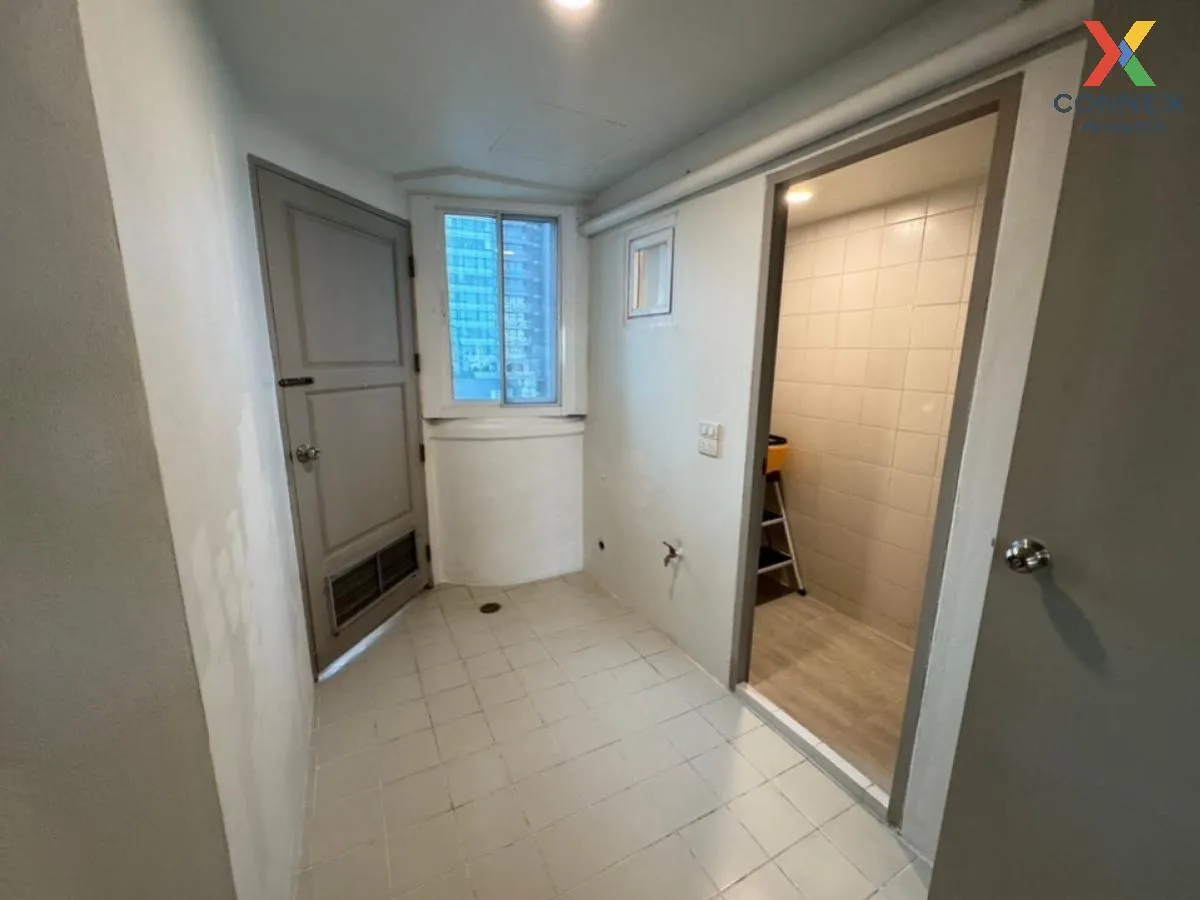 ขายคอนโด  ริเวอร์ไซด์ วิลล่า คอนโดมิเนียม 1 วิวสวย วิวแม่น้ำ บางโ