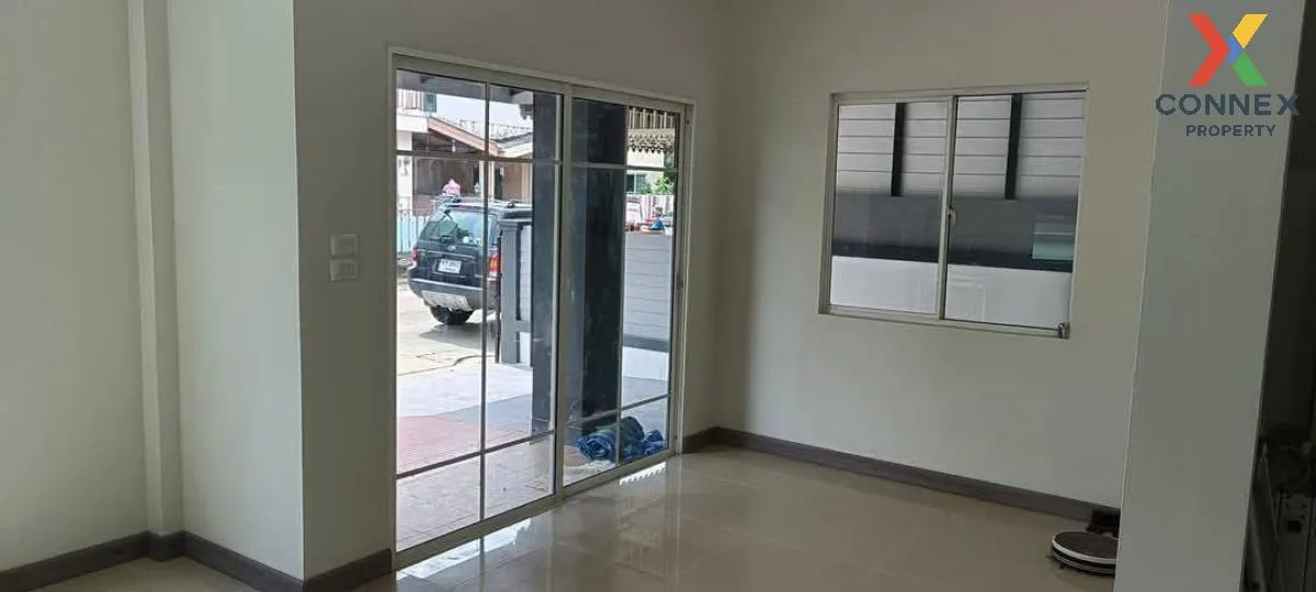 For Sale Townhouse/Townhome  , Baan Fah Piyarom Premier Park Rang