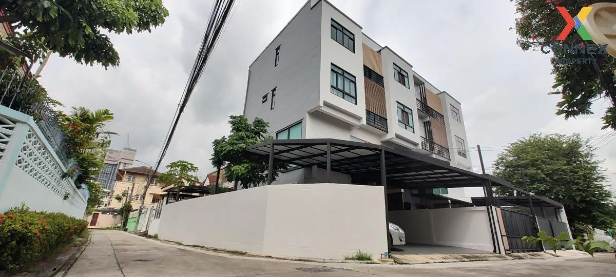 ขายทาวน์โฮม 3.5 ชั้น 250 ตรม. ซอย ลาดพร้าว 25 แยก 2  แขวงจันทรเกษ ขายทาวน์โฮม 3.5 ชั้น 250 ตรม. ซอย ลาดพร้าว 25 แยก 2  แขวงจันทรเกษ 2