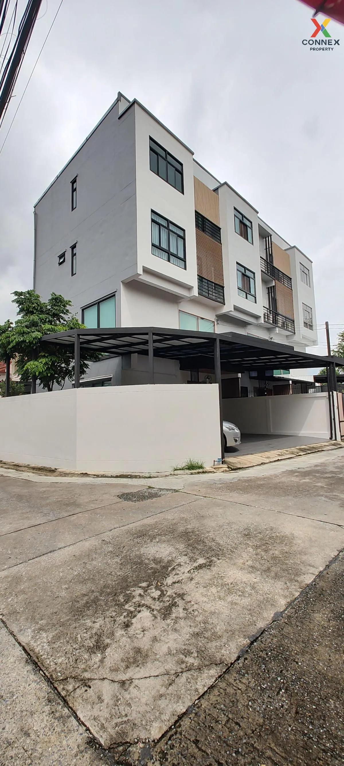 ขายทาวน์โฮม 3.5 ชั้น 250 ตรม. ซอย ลาดพร้าว 25 แยก 2  แขวงจันทรเกษ ขายทาวน์โฮม 3.5 ชั้น 250 ตรม. ซอย ลาดพร้าว 25 แยก 2  แขวงจันทรเกษ 3