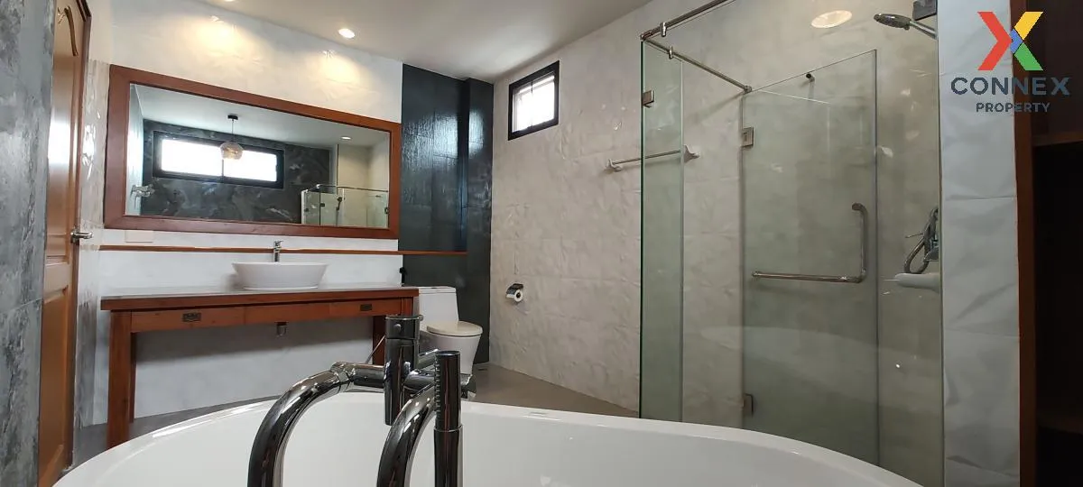 ขายทาวน์โฮม 3.5 ชั้น 250 ตรม. ซอย ลาดพร้าว 25 แยก 2  แขวงจันทรเกษ ขายทาวน์โฮม 3.5 ชั้น 250 ตรม. ซอย ลาดพร้าว 25 แยก 2  แขวงจันทรเกษ