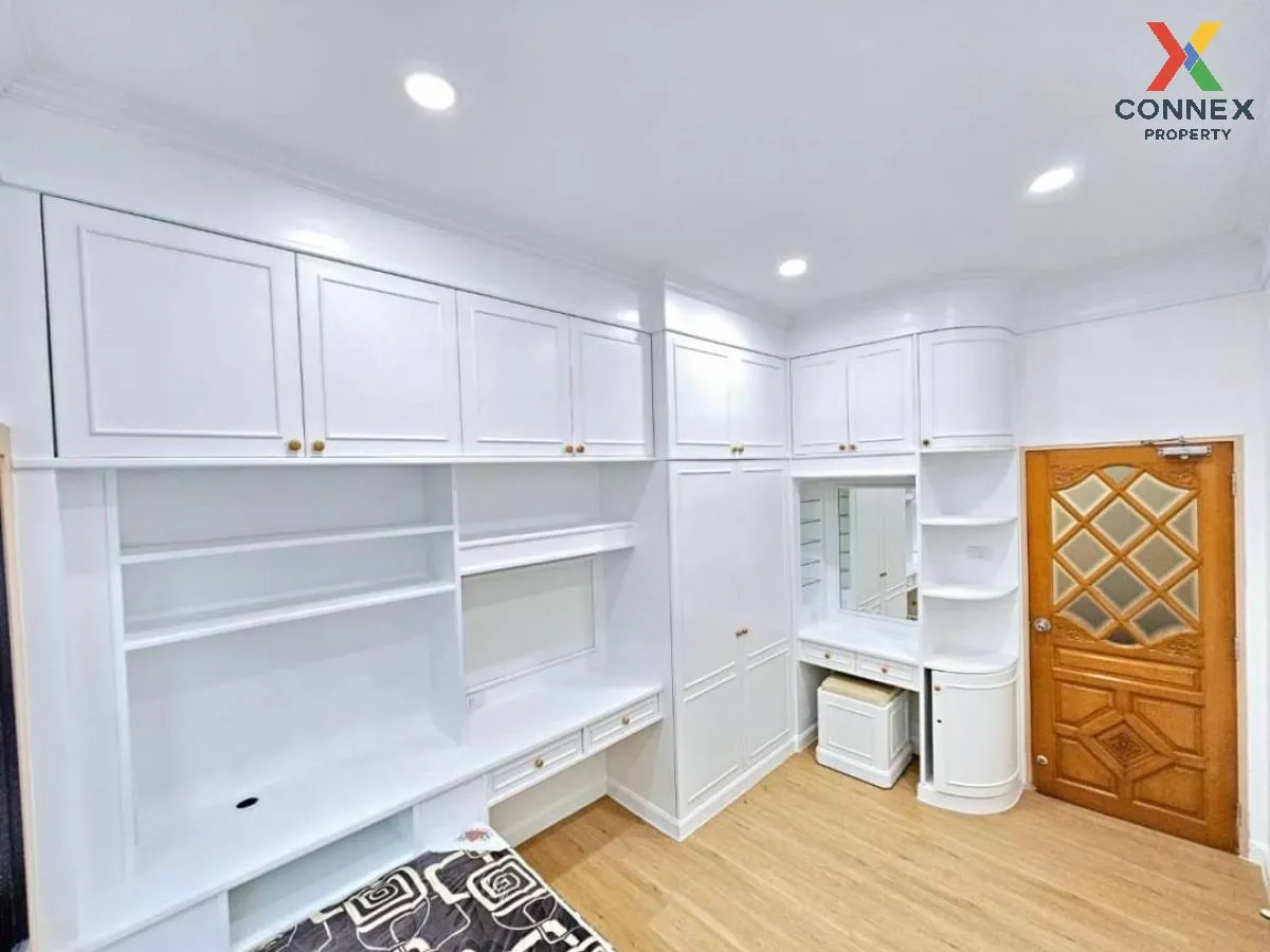 ขายทาวน์เฮ้าส์/ทาวน์โฮม  บัวทองธานี รีโนเวทใหม่ บางบัวทอง บางบัวท