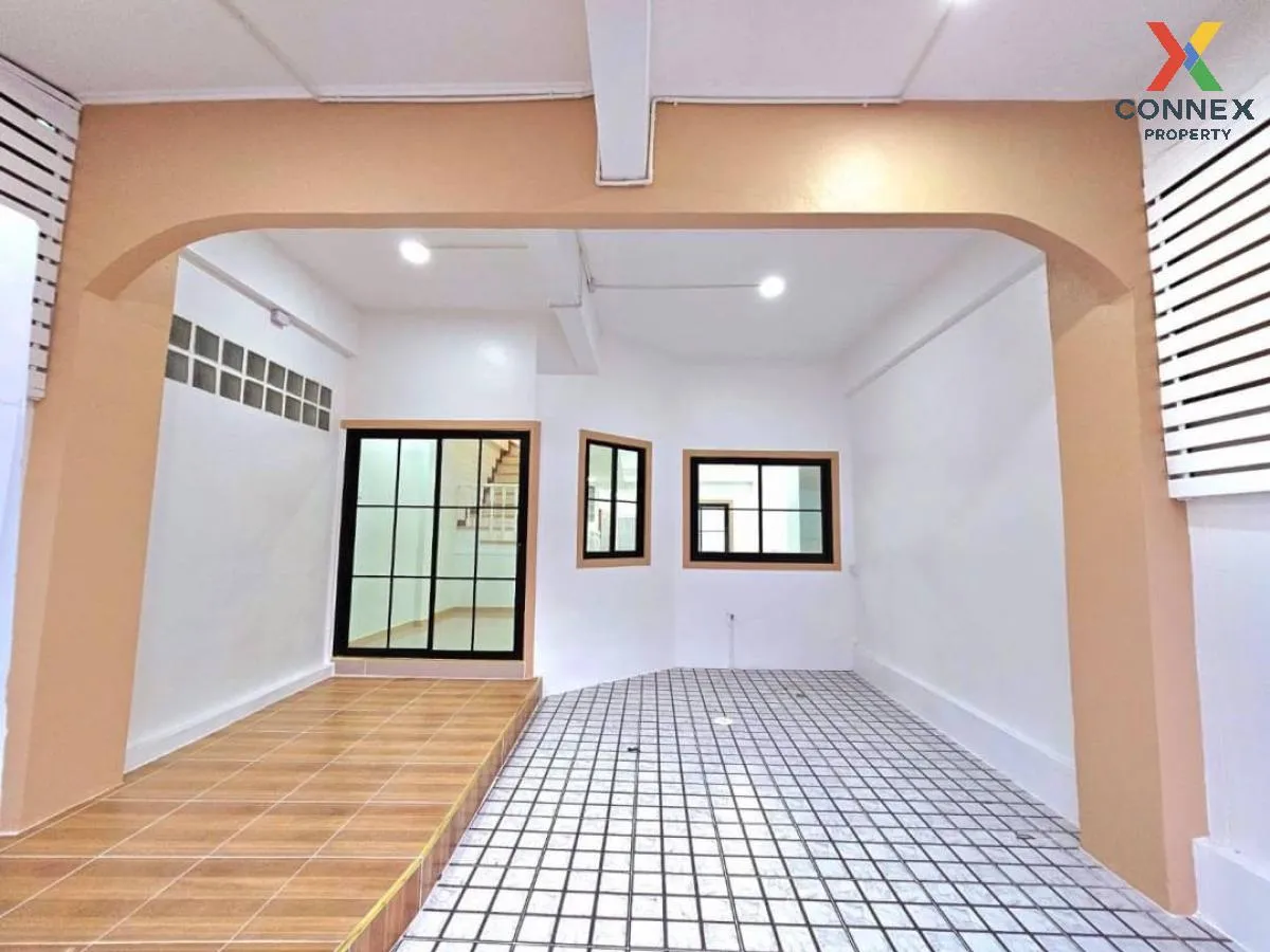 ขายทาวน์เฮ้าส์/ทาวน์โฮม  บัวทองธานี รีโนเวทใหม่ บางบัวทอง บางบัวท 3