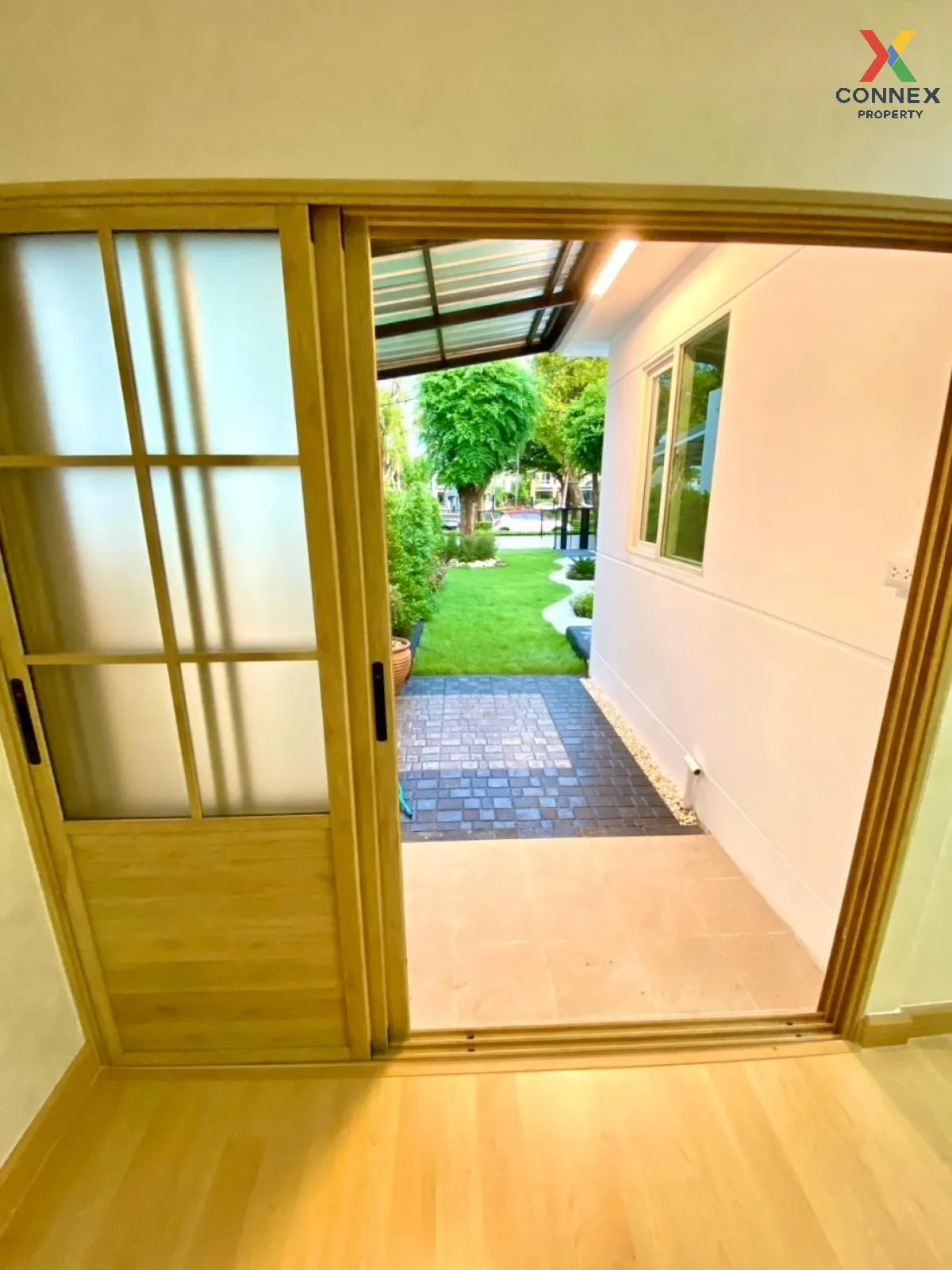 ขายบ้าน  มัณฑนา เลค วัชรพล วิวสวย รีโนเวทใหม่ ออเงิน เขต คลองสามว