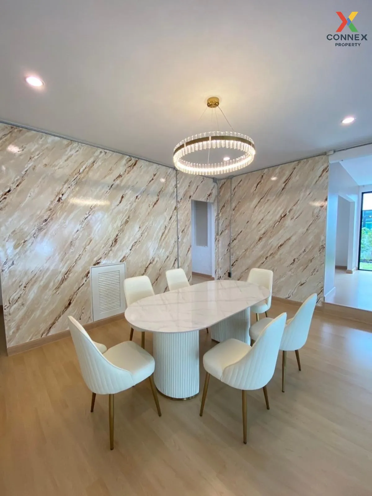 ขายบ้าน  มัณฑนา เลค วัชรพล วิวสวย รีโนเวทใหม่ ออเงิน เขต คลองสามว