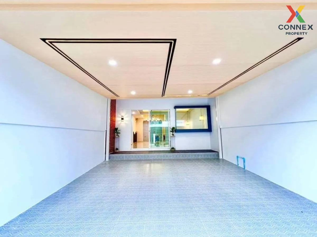 For Sale Townhouse/Townhome  , Indy Bangna Km.26 , newly renovate 3