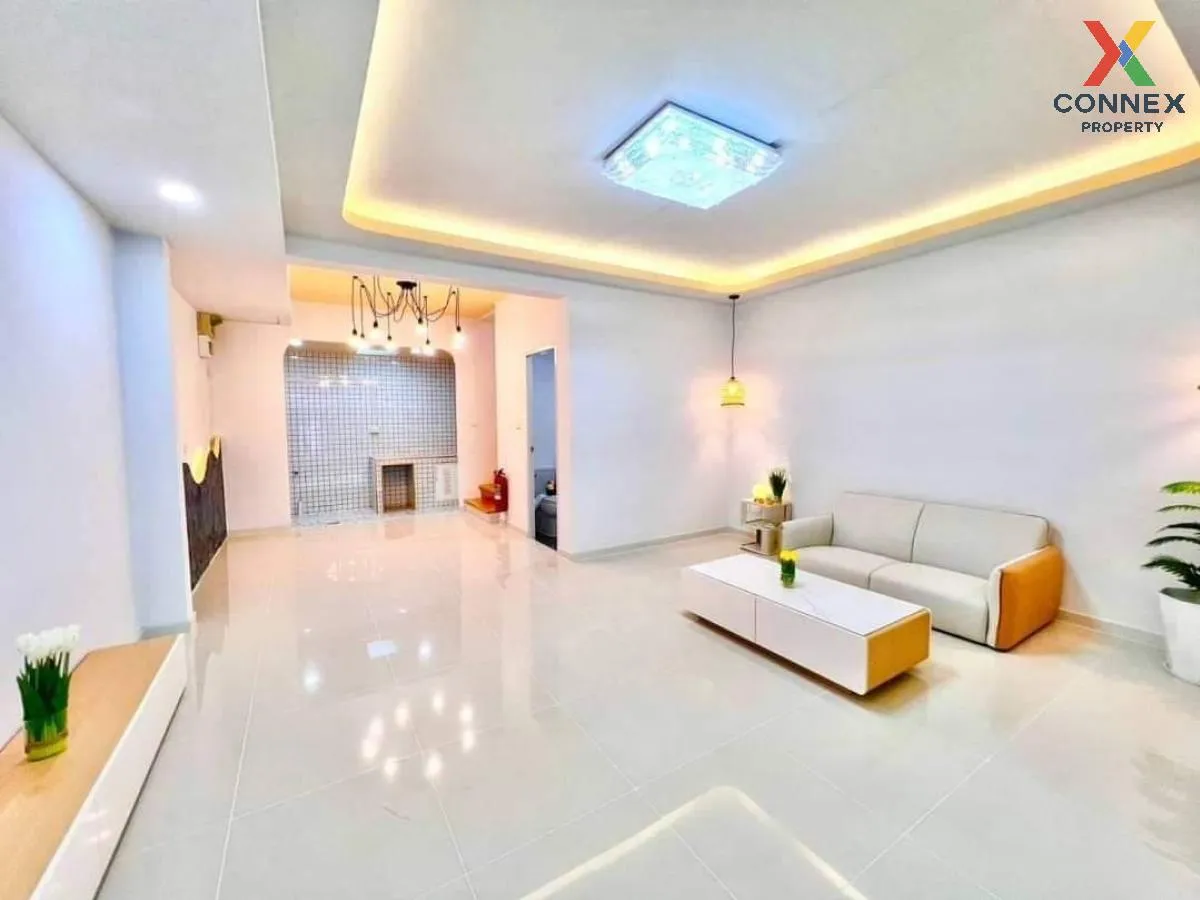 For Sale Townhouse/Townhome  , Indy Bangna Km.26 , newly renovate 4