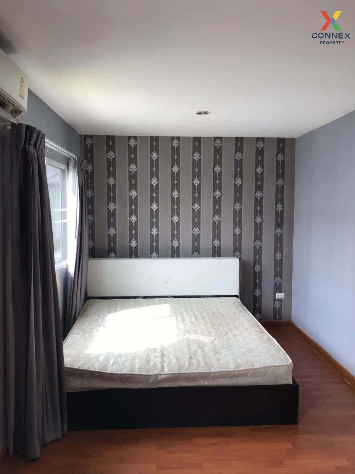 For Sale Townhouse/Townhome  , Lalin Town Lio Lumlukka Klong 4 -  1