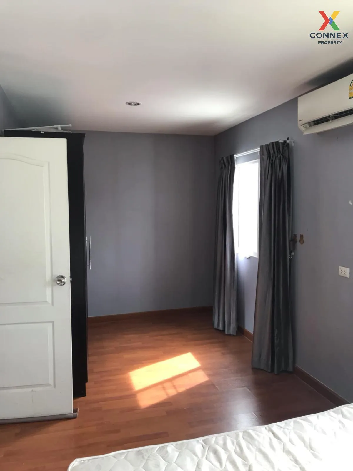 For Sale Townhouse/Townhome  , Lalin Town Lio Lumlukka Klong 4 -  2