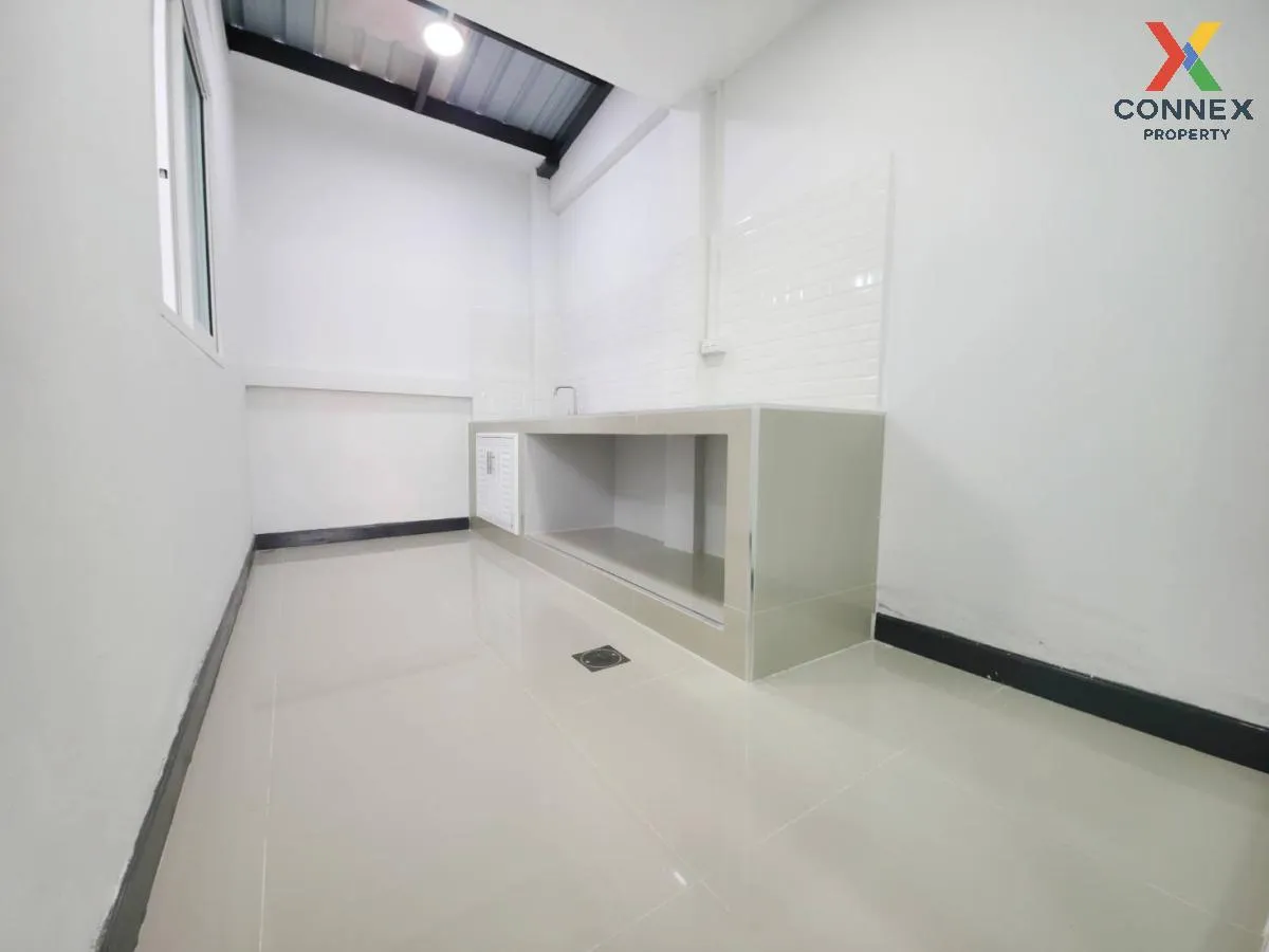 ขายทาวน์เฮ้าส์/ทาวน์โฮม  เมืองทองธานีโครงการ 4 รีโนเวทใหม่ คลองเก