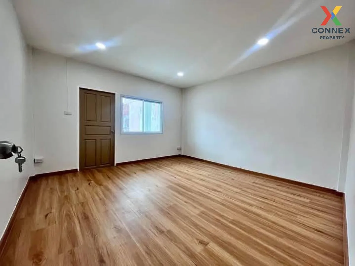 ขายทาวน์เฮ้าส์/ทาวน์โฮม  วโรชา 4 รีโนเวทใหม่ บางปู เมืองสมุทรปราก ขายทาวน์เฮ้าส์/ทาวน์โฮม  วโรชา 4 รีโนเวทใหม่ บางปู เมืองสมุทรปราก