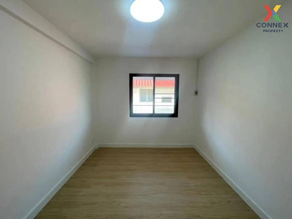 ขายทาวน์เฮ้าส์/ทาวน์โฮม  บ้านเอื้ออาทร พหลโยธิน 52 รีโนเวทใหม่ คล