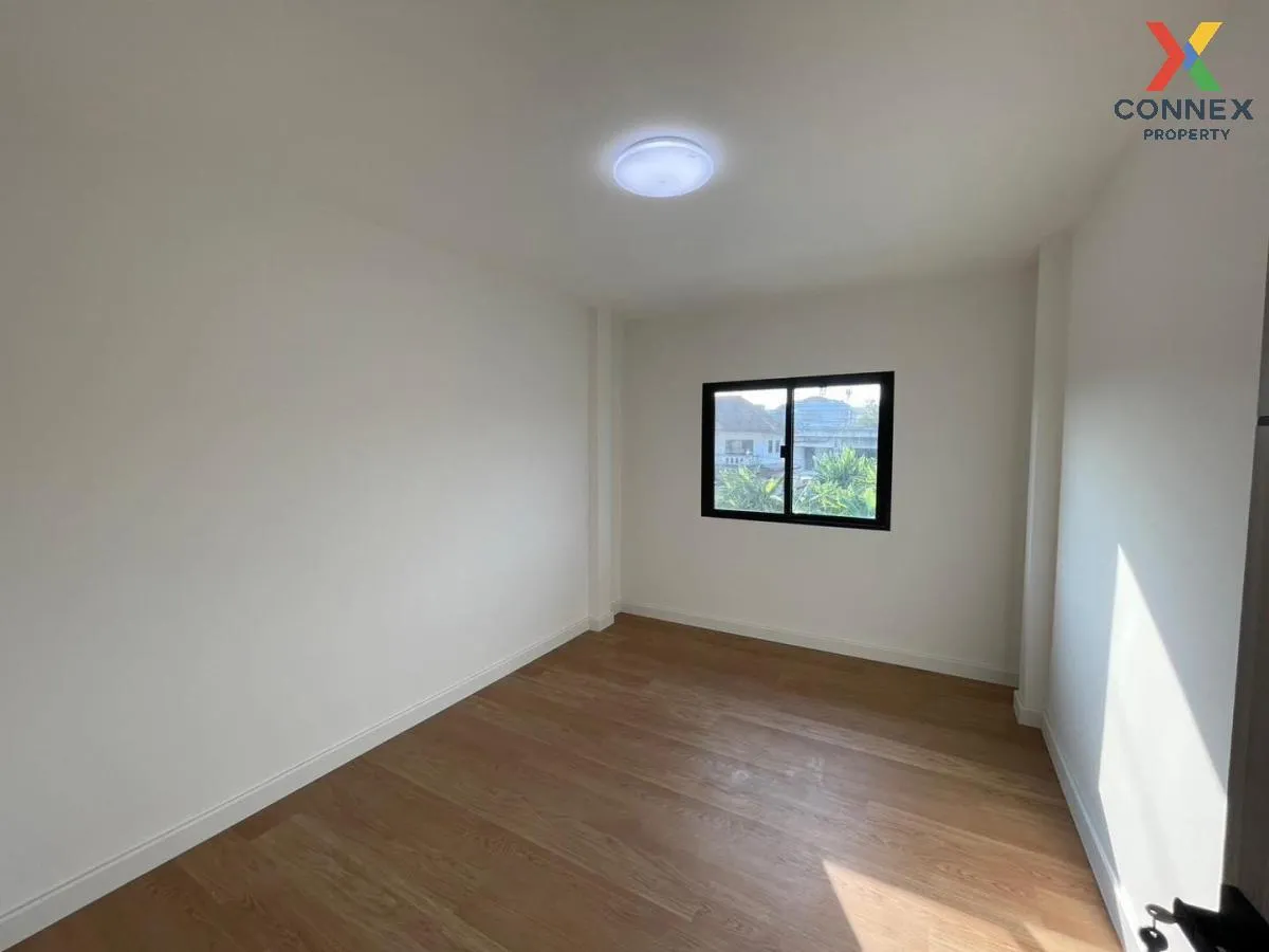 ขายบ้าน  บ้านสินธร อ่อนนุช ห้องมุม รีโนเวทใหม่ ลาดกระบัง เขต ลาดก