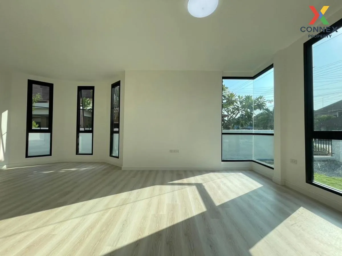 ขายบ้าน  บ้านสินธร อ่อนนุช ห้องมุม รีโนเวทใหม่ ลาดกระบัง เขต ลาดก