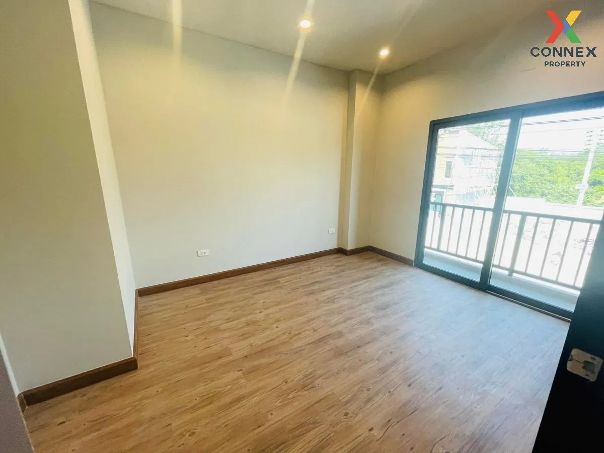 For Sale Townhouse/Townhome  , Parco Land , Maptaphut , Mueang Ra 4