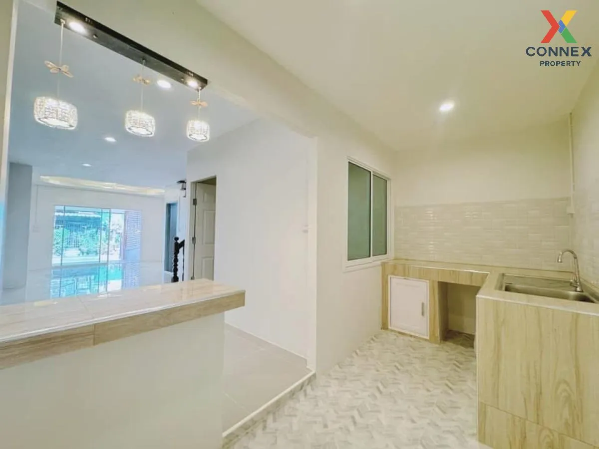 For Sale Townhouse/Townhome  , Phong Sirichai 1 , newly renovated