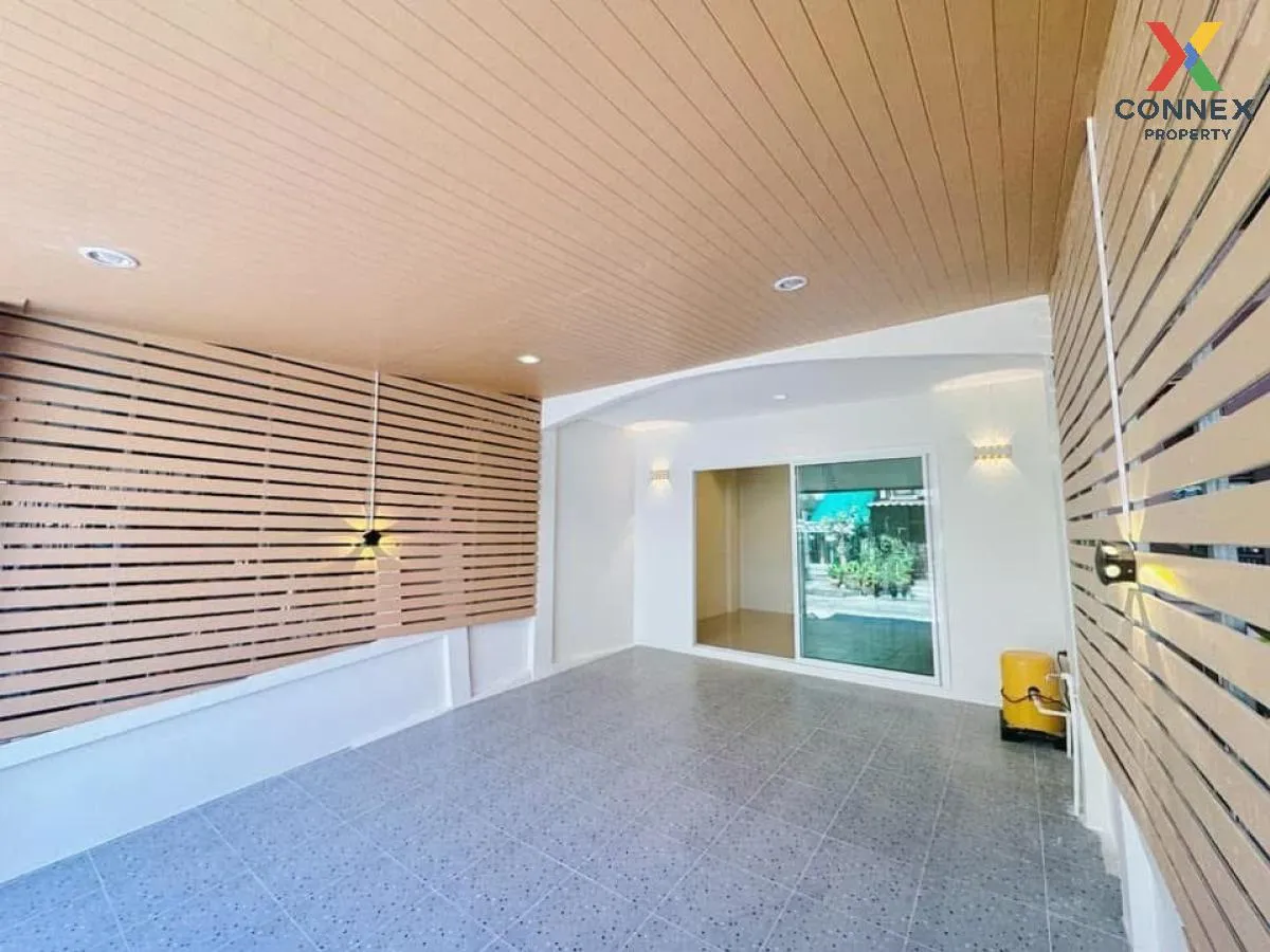 For Sale Townhouse/Townhome  , Phong Sirichai 1 , newly renovated