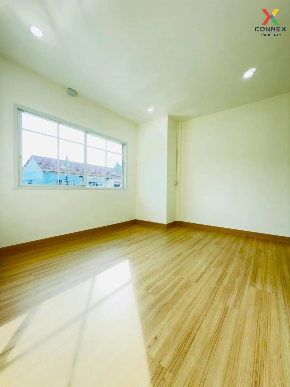 ขายทาวน์เฮ้าส์/ทาวน์โฮม  บ้านปาริฉัตร บางเลน รีโนเวทใหม่ บางเลน บ