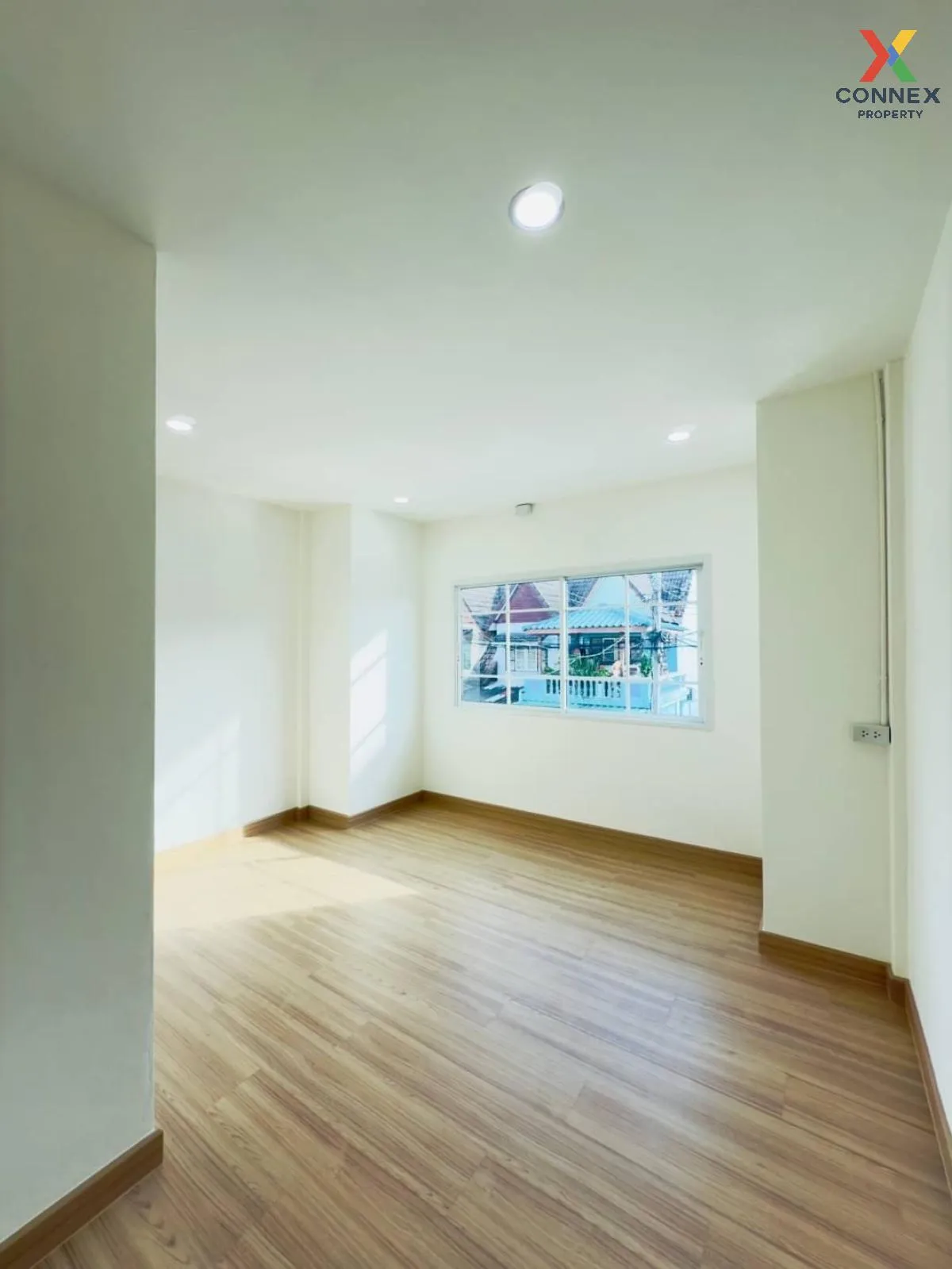 ขายทาวน์เฮ้าส์/ทาวน์โฮม  บ้านปาริฉัตร บางเลน รีโนเวทใหม่ บางเลน บ