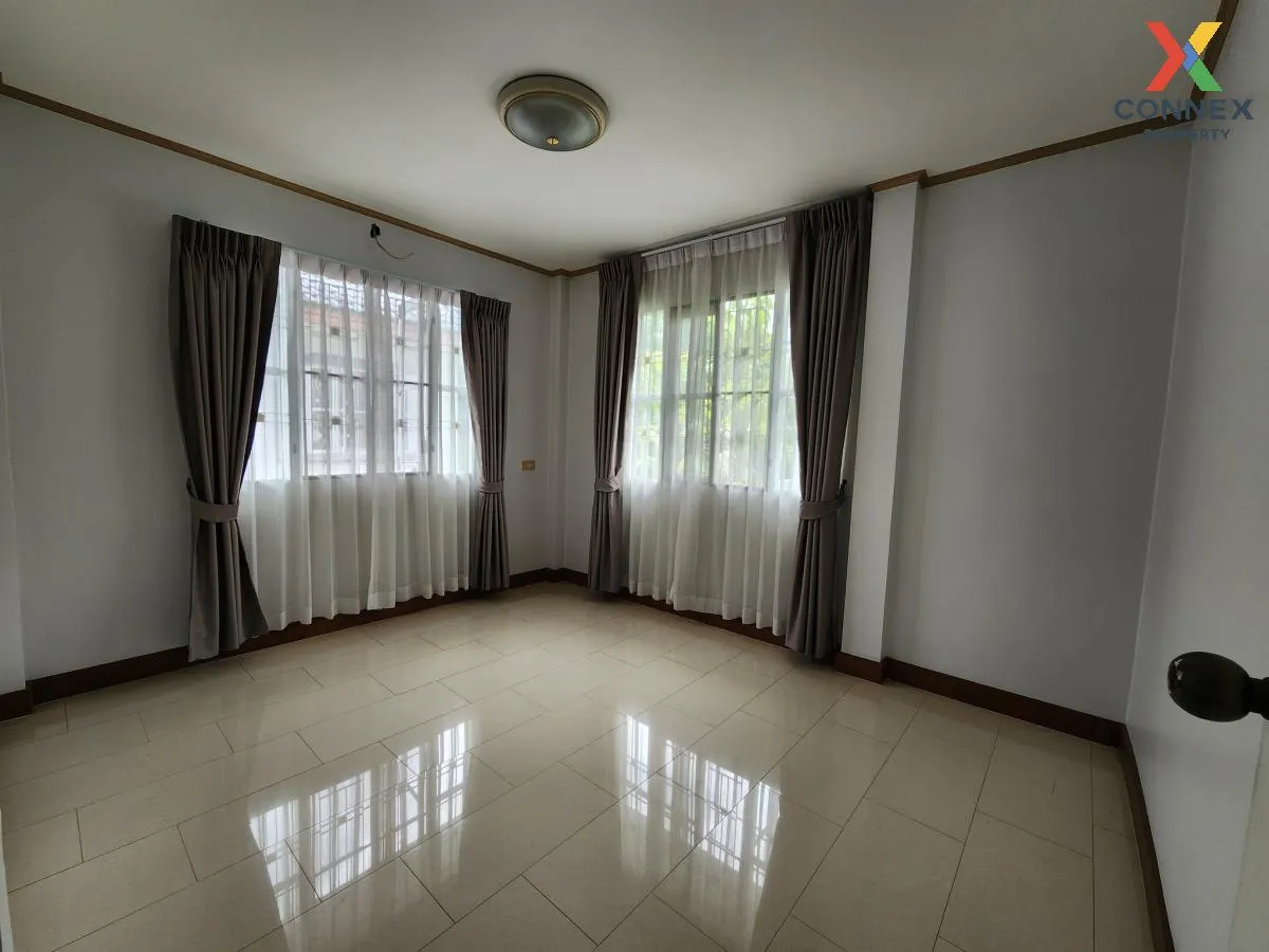 For Sale House , Parichat Village 345 , Bang Khu Wat , Mueang Pat