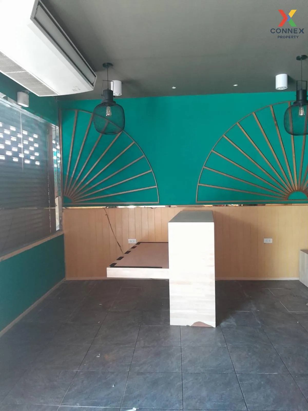 For Rent For sale: 2-unit, 3-storey restaurant business on Bantha