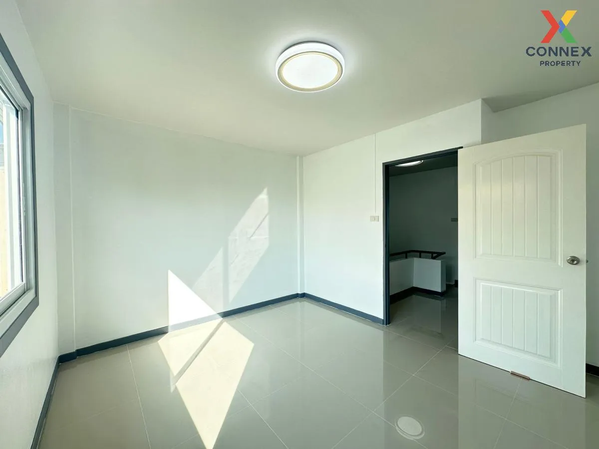 ขายทาวน์เฮ้าส์/ทาวน์โฮม  บ้านเต็มรัก รีโนเวทใหม่ บางคูรัด บางบัวท