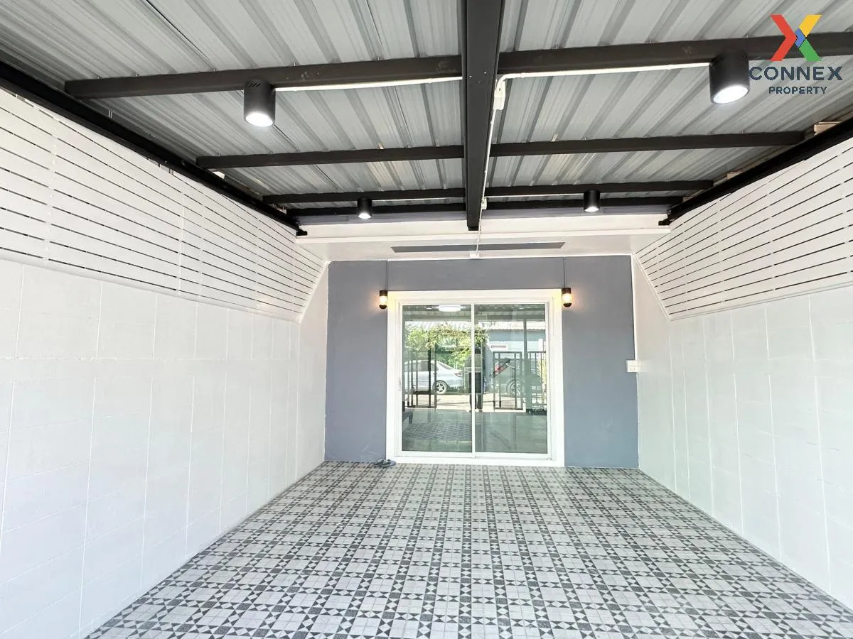 ขายทาวน์เฮ้าส์/ทาวน์โฮม  บ้านเต็มรัก รีโนเวทใหม่ บางคูรัด บางบัวท 2