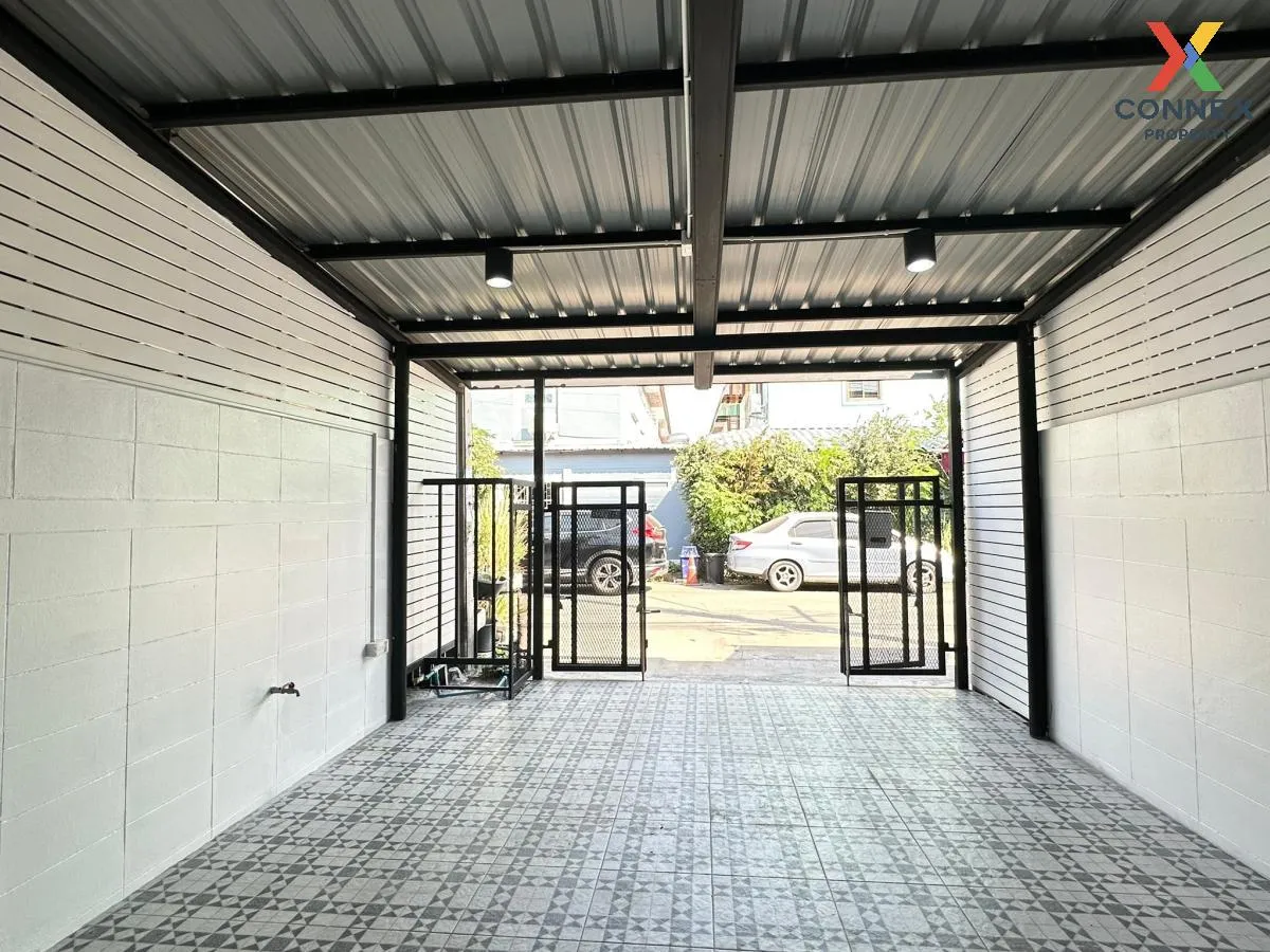 ขายทาวน์เฮ้าส์/ทาวน์โฮม  บ้านเต็มรัก รีโนเวทใหม่ บางคูรัด บางบัวท 3