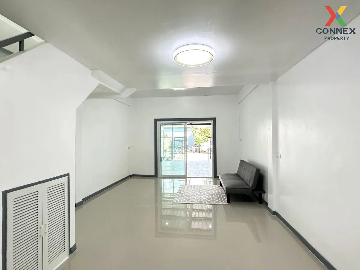 ขายทาวน์เฮ้าส์/ทาวน์โฮม  บ้านเต็มรัก รีโนเวทใหม่ บางคูรัด บางบัวท