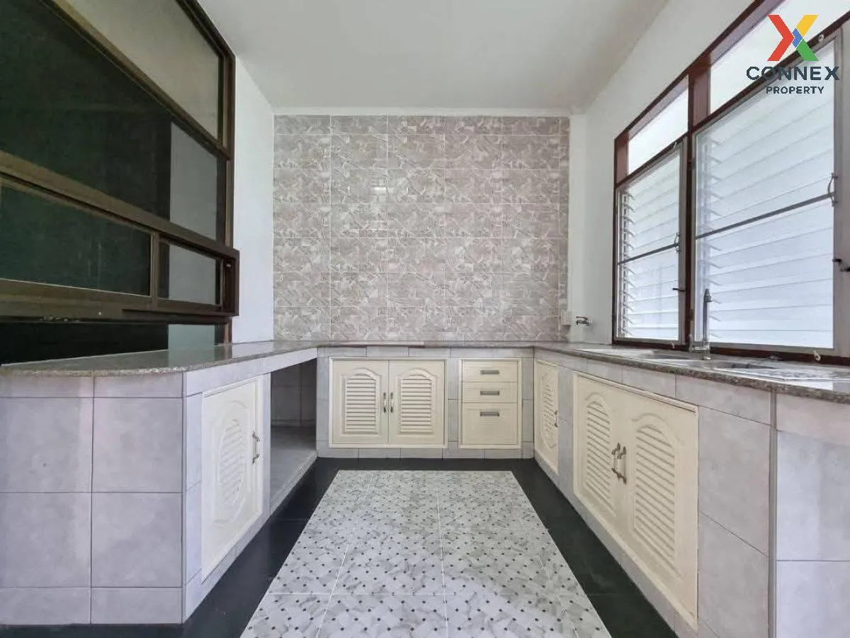 For Sale Townhouse/Townhome  , Chomfah warangkul Klong 2 , Pracha