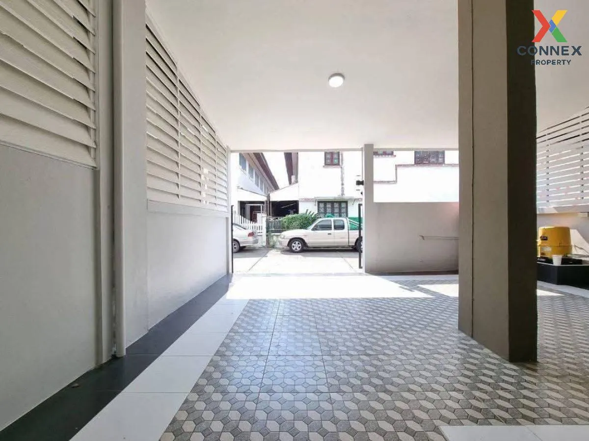 For Sale Townhouse/Townhome  , Chomfah warangkul Klong 2 , Pracha 3
