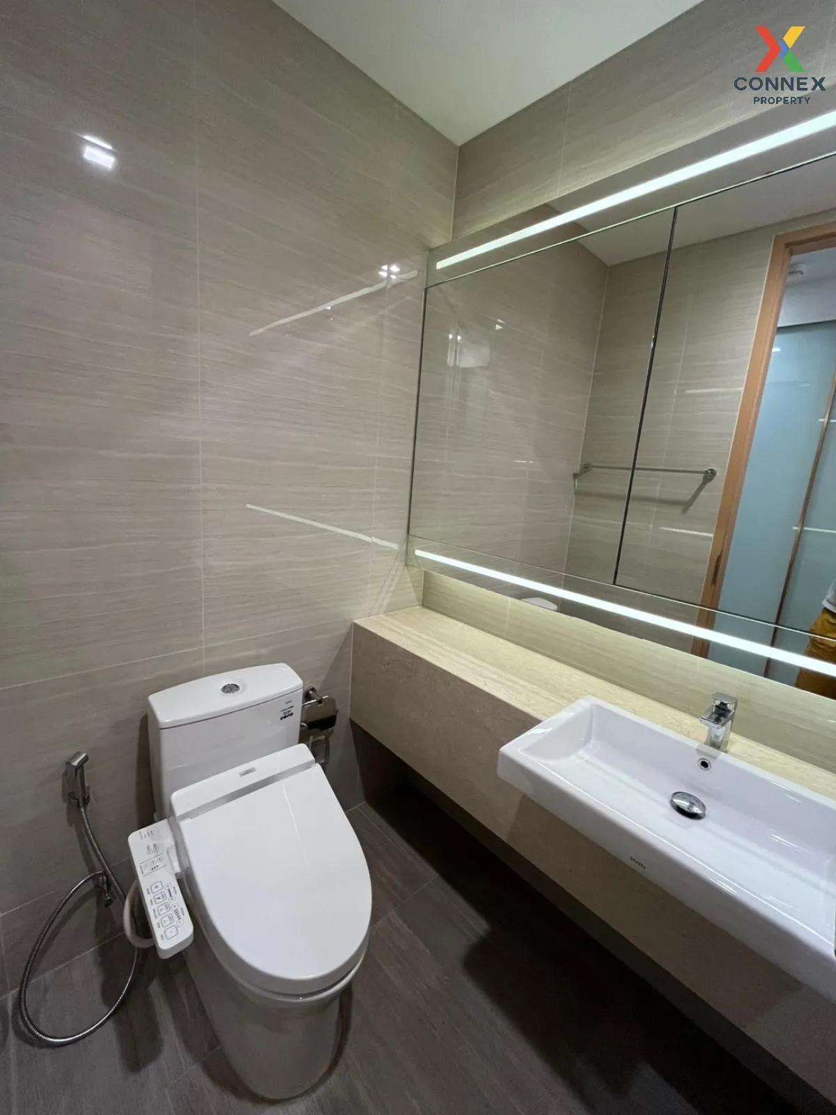 For Rent Condo , Noble BE 33 , corner unit , newly renovated , BT