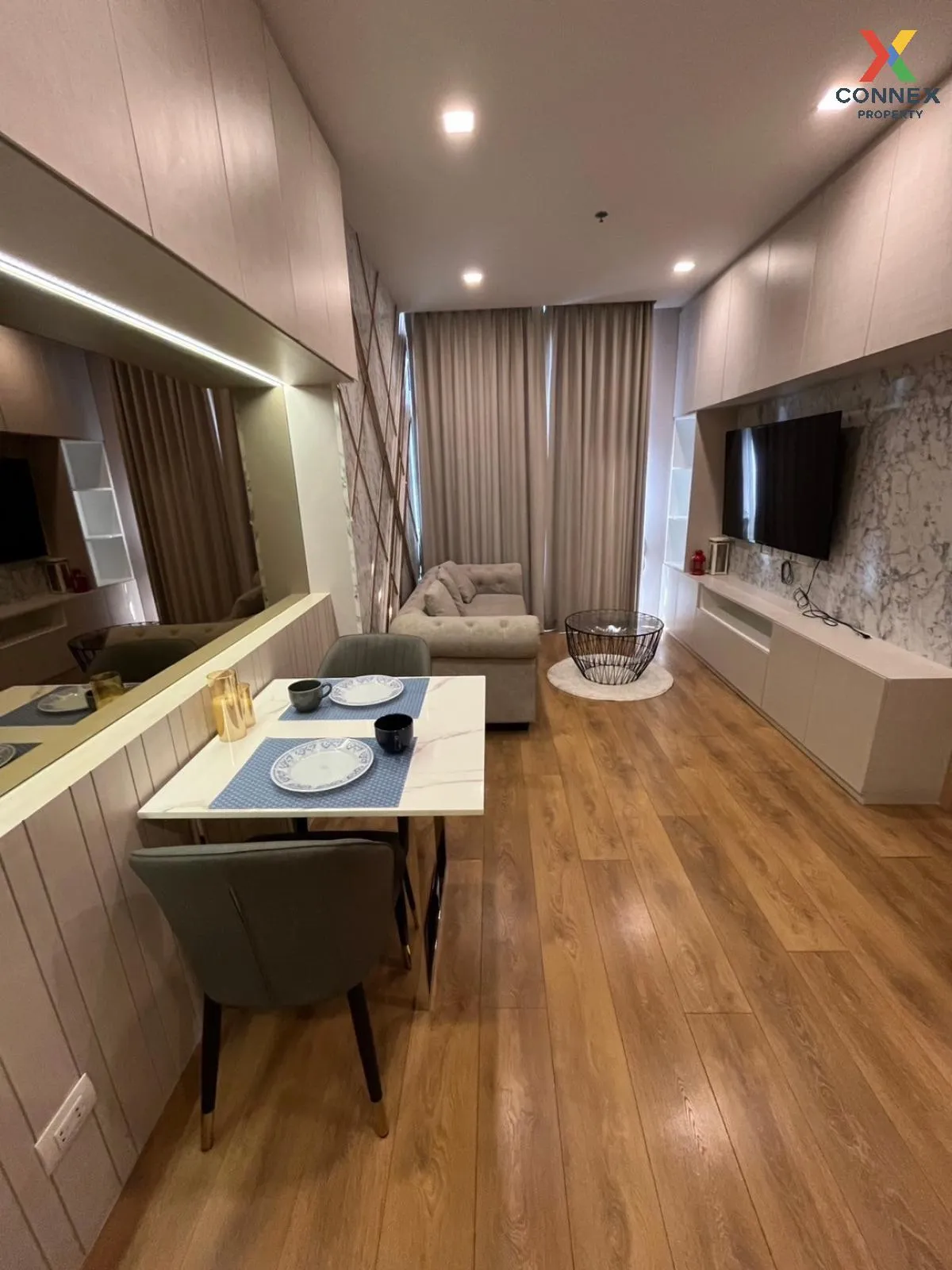 For Rent Condo , Noble BE 33 , corner unit , newly renovated , BT