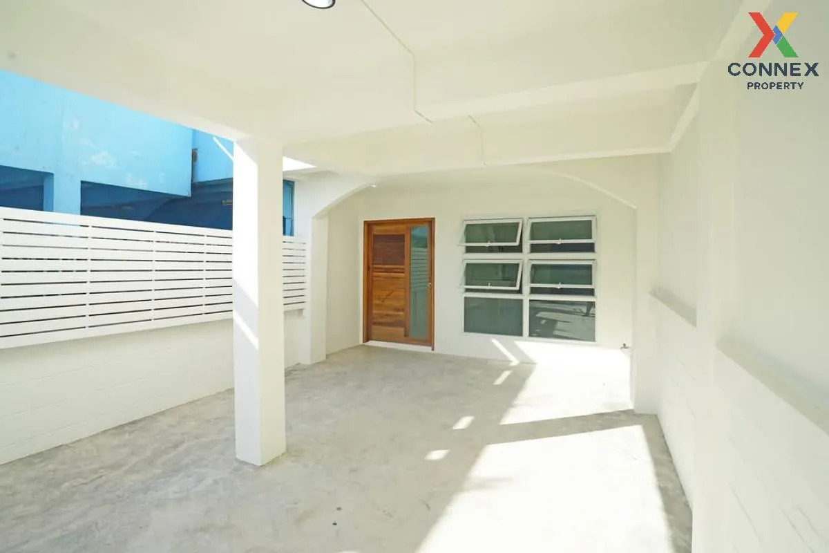 For Sale Townhouse/Townhome  , Townhome Petchkasem 110-5 , newly  2