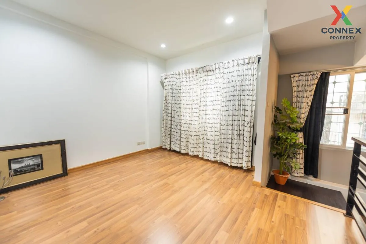 For Sale Townhouse/Townhome  , Autumn Residence , newly renovated