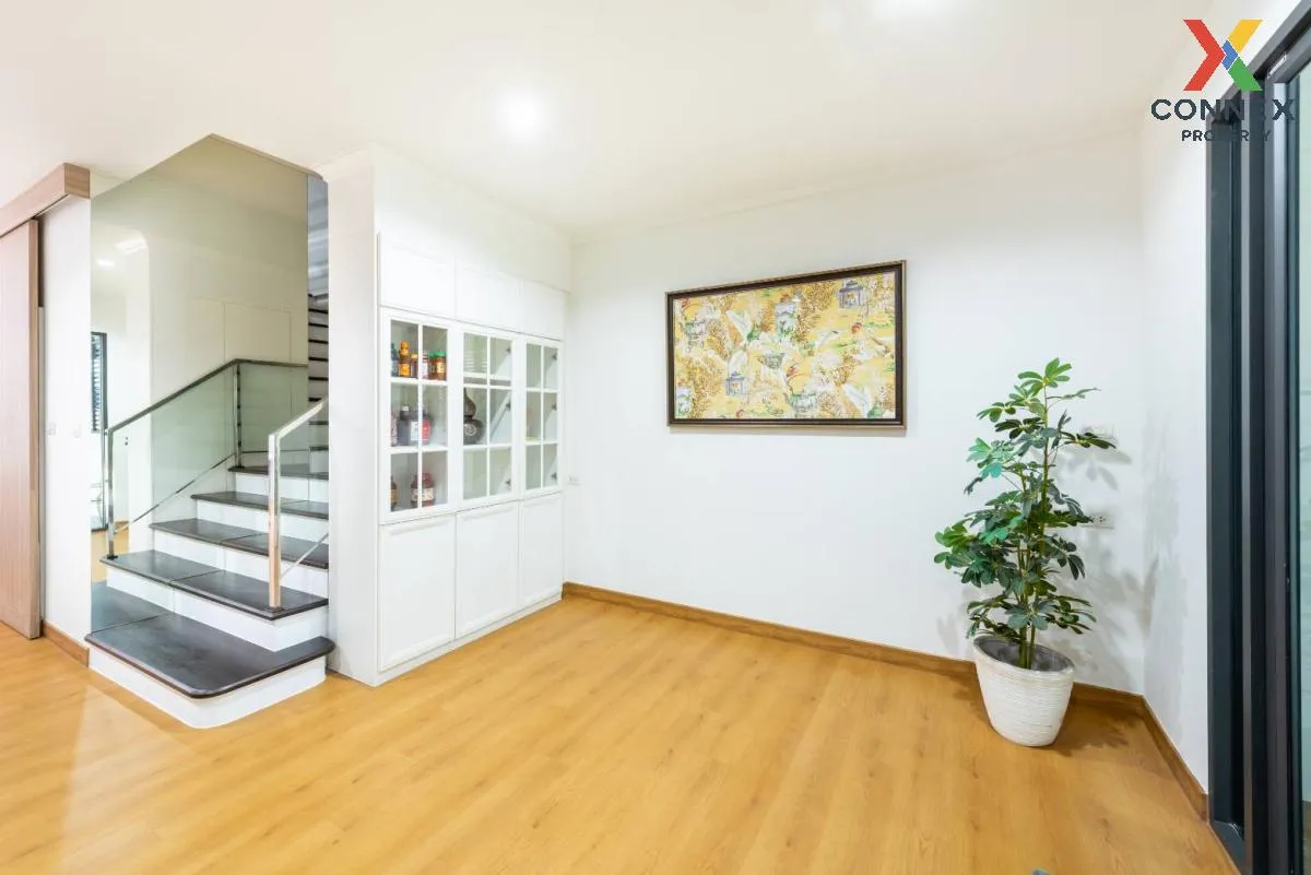 For Sale Townhouse/Townhome  , Autumn Residence , newly renovated For Sale Townhouse/Townhome  , Autumn Residence , newly renovated 2