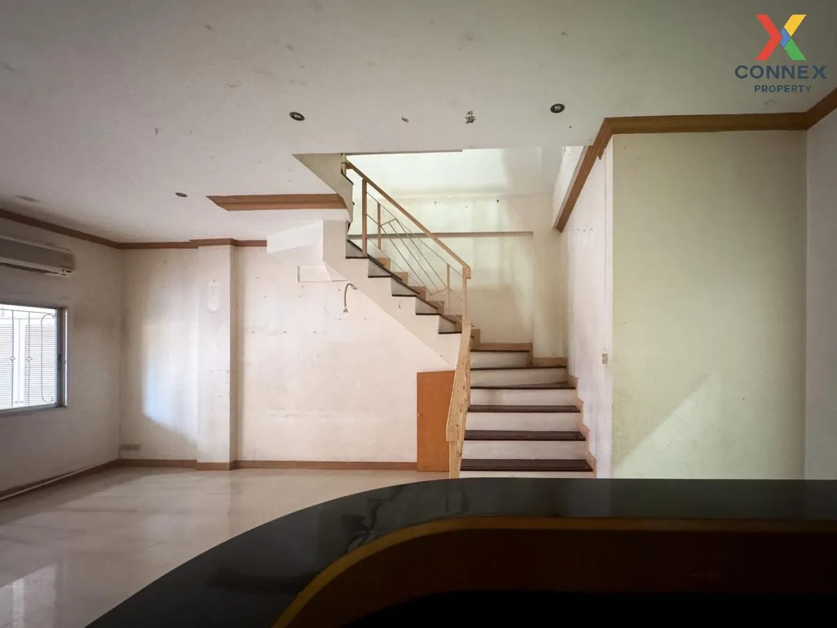 ขายทาวน์เฮ้าส์/ทาวน์โฮม  ซิตี้ พาร์ค พัฒนาการ 38 ชั้นสูง สวนหลวง 